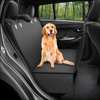 De op een voertuig gemonteerde Dekking Mat Black Waterproof 137*147cm van Hond Achterbank