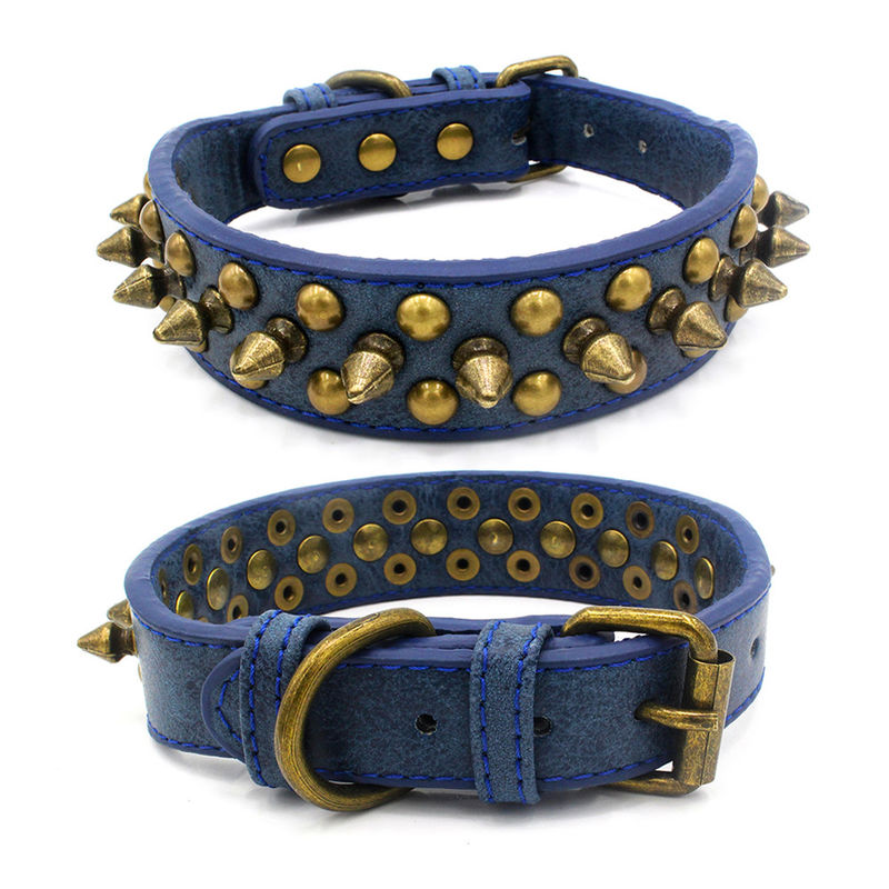 De professionele Gepersonaliseerde Retro van de Klinknagelgentility van Sofa Leather Pu Stevige Duurzame Mannelijke halsband
