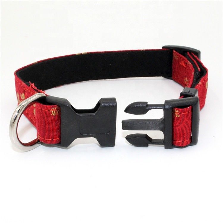 De gedrukte die Sakura Suede Substrate Puppy Dog-Uitrusting van de Kraagleiband met D-vormige ringen Japanse Stijl wordt geplaatst
