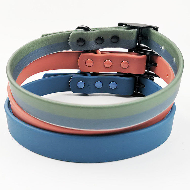 De exclusieve Duurzame Zachte Pvc-van de Leerhalsband en Leiband Reeks bedekte Waterdicht met een laag